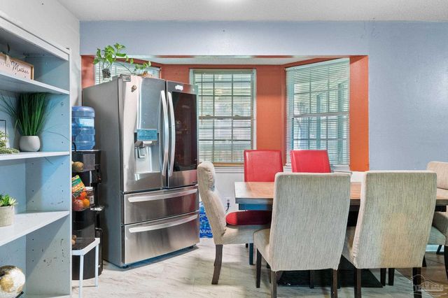 2200 Sparrow Ln, Pensacola, FL 32534