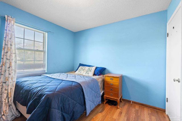 2200 Sparrow Ln, Pensacola, FL 32534