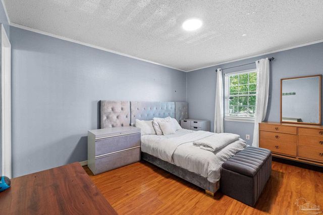 2200 Sparrow Ln, Pensacola, FL 32534