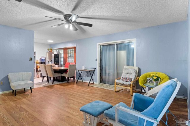 2200 Sparrow Ln, Pensacola, FL 32534