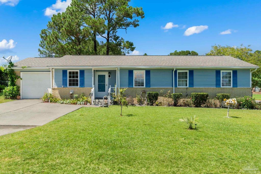 2200 Sparrow Ln, Pensacola, FL 32534