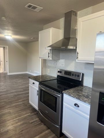 420 Glenwood Terrace, Hurst, TX 76053