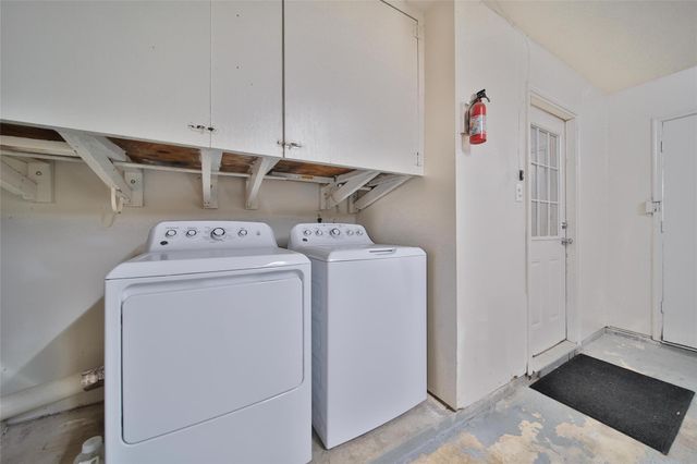 990 Redway Lane, Houston, TX 77062