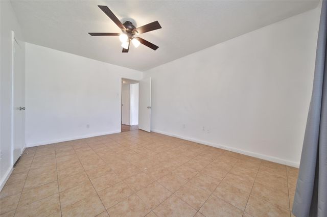 990 Redway Lane, Houston, TX 77062