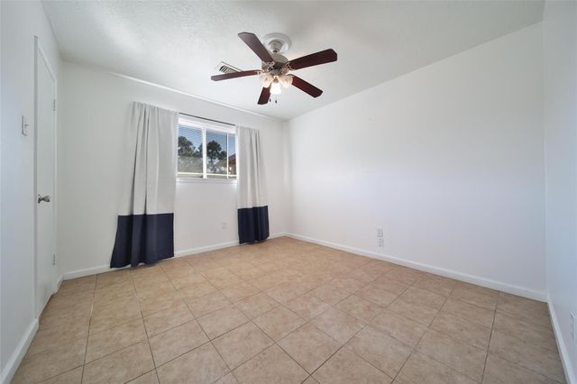 990 Redway Lane, Houston, TX 77062