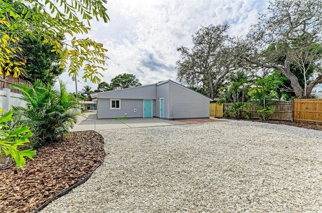 7008 12TH AVENUE NW, Bradenton, FL 34209