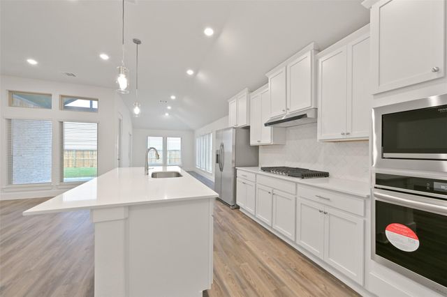 1541 Apache Heights Drive, Dayton, TX 77535