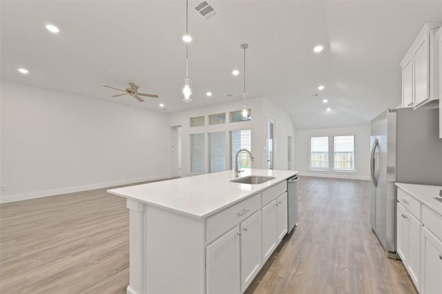 1541 Apache Heights Drive, Dayton, TX 77535