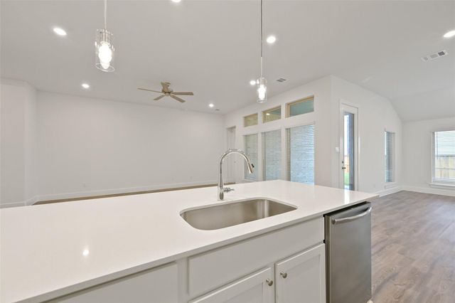 1541 Apache Heights Drive, Dayton, TX 77535