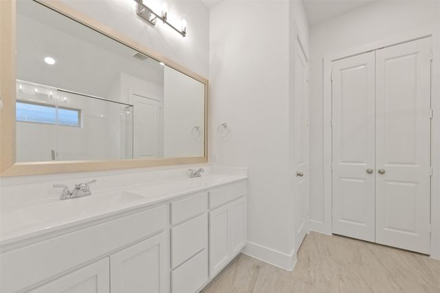 1541 Apache Heights Drive, Dayton, TX 77535