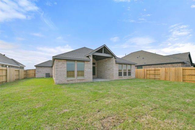 1541 Apache Heights Drive, Dayton, TX 77535