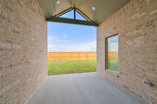 1541 Apache Heights Drive, Dayton, TX 77535
