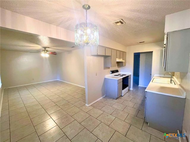 4512 Calle Roble, Temple, TX 76502