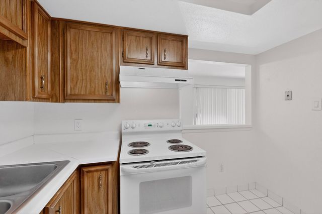 925 Country Club Drive SE APT C, Rio Rancho, NM 87124