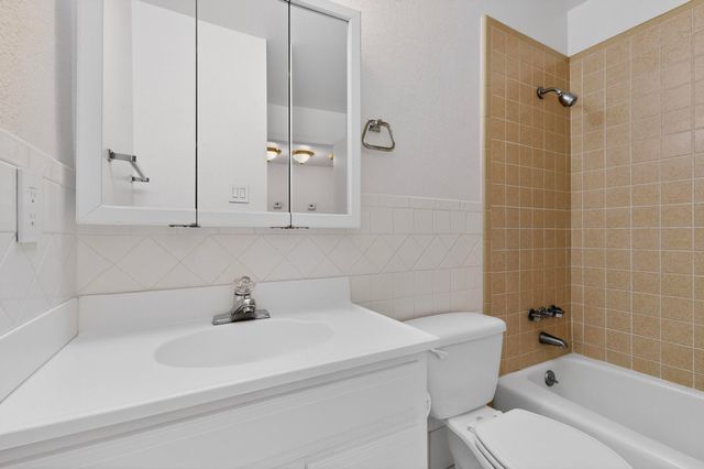 925 Country Club Drive SE APT C, Rio Rancho, NM 87124