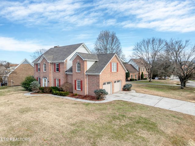 3901 S Lake Blvd, Knoxville, TN 37920