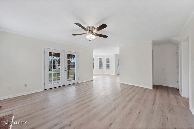 3901 S Lake Blvd, Knoxville, TN 37920