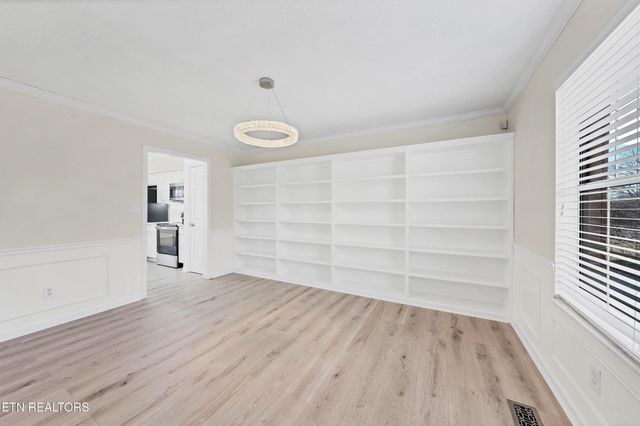 3901 S Lake Blvd, Knoxville, TN 37920