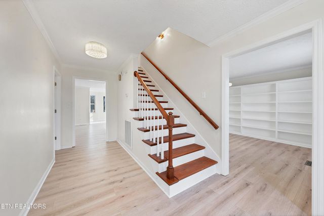 3901 S Lake Blvd, Knoxville, TN 37920