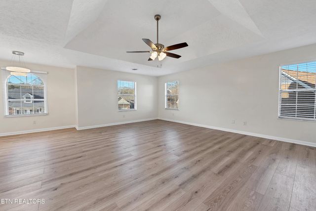 3901 S Lake Blvd, Knoxville, TN 37920