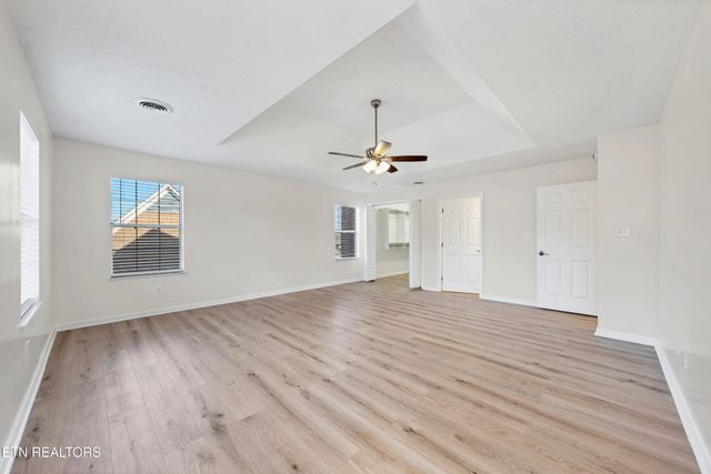 3901 S Lake Blvd, Knoxville, TN 37920