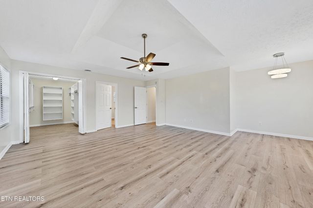 3901 S Lake Blvd, Knoxville, TN 37920