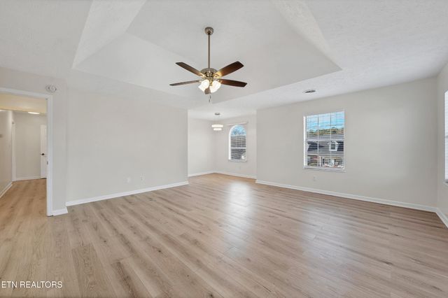 3901 S Lake Blvd, Knoxville, TN 37920