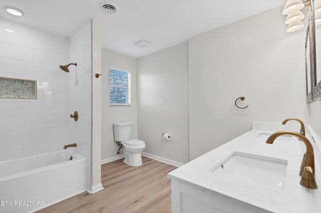 3901 S Lake Blvd, Knoxville, TN 37920