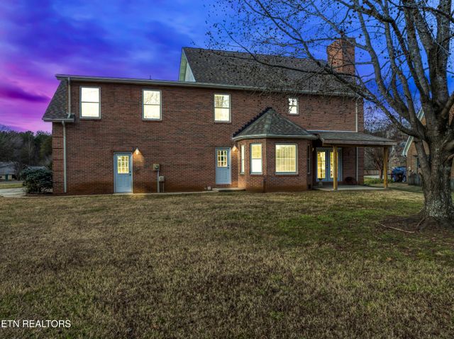 3901 S Lake Blvd, Knoxville, TN 37920