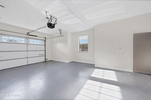 3901 S Lake Blvd, Knoxville, TN 37920