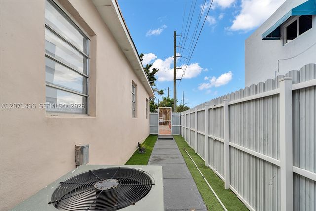 31 SW 58th Ct, Miami, FL 33144