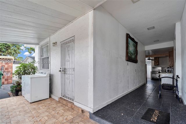 31 SW 58th Ct, Miami, FL 33144