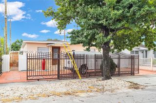 31 SW 58th Ct, Miami, FL 33144
