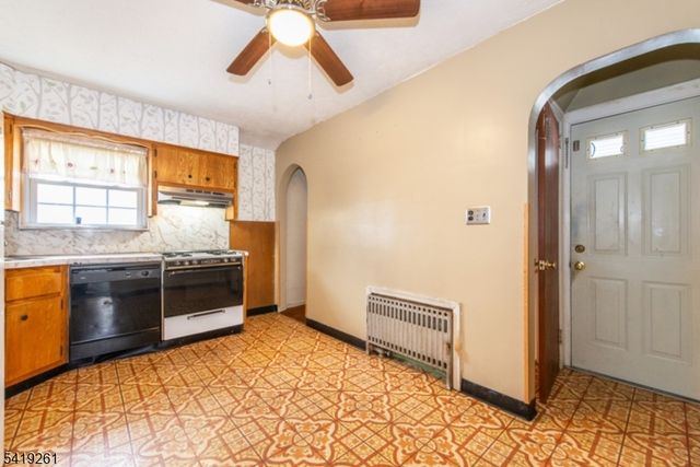 15 Passaic Ave, Woodland Park, NJ 07424