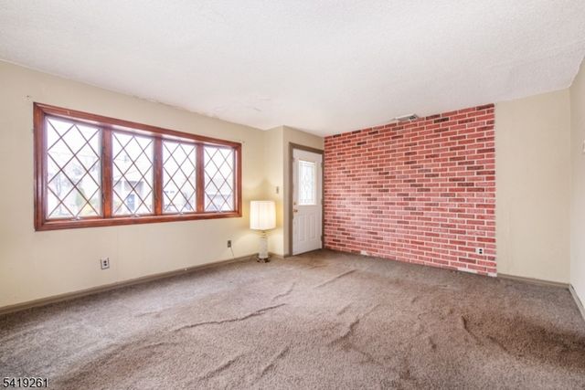 15 Passaic Ave, Woodland Park, NJ 07424