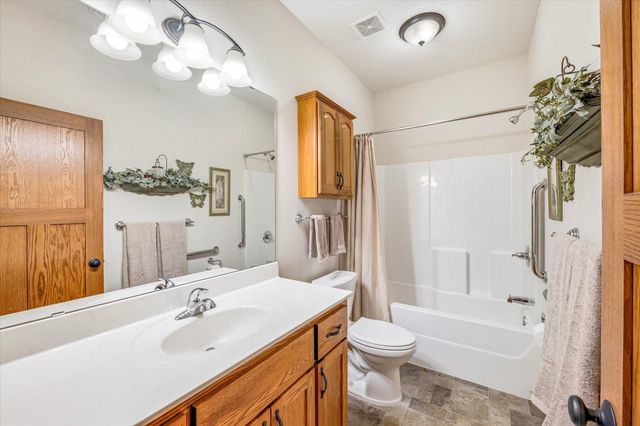 698 Bibeau Court, Vadnais Heights, MN 55127