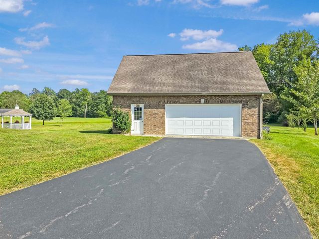 13684 W Auburn Ridge Court, Linton, IN 47441