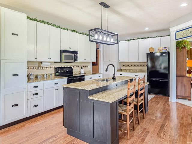 13684 W Auburn Ridge Court, Linton, IN 47441