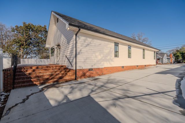 205 Pine Street, Greer, SC 29650