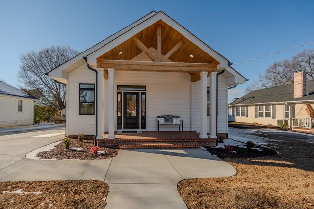 205 Pine Street, Greer, SC 29650