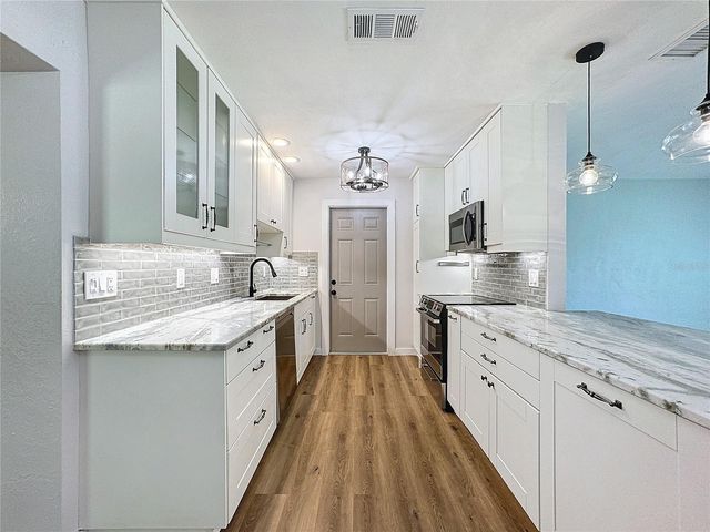 7610 117TH STREET, Seminole, FL 33772