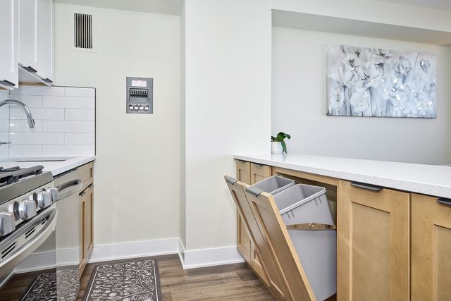 3950 N Lake Shore Drive 904, Chicago, IL 60613