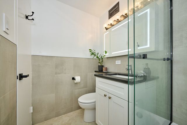 3950 N Lake Shore Drive 904, Chicago, IL 60613