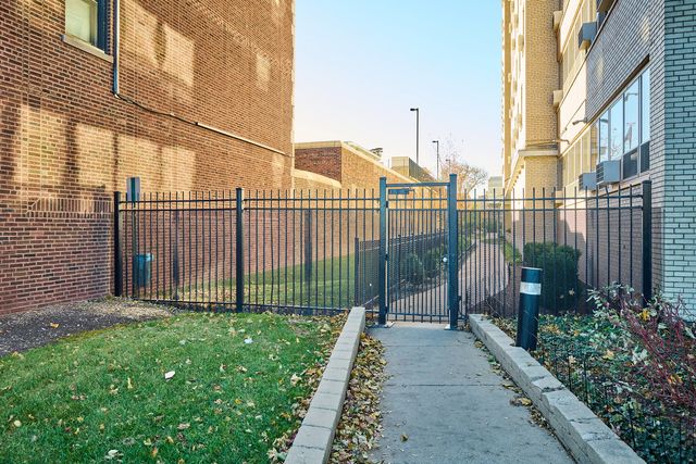 3950 N Lake Shore Drive 904, Chicago, IL 60613