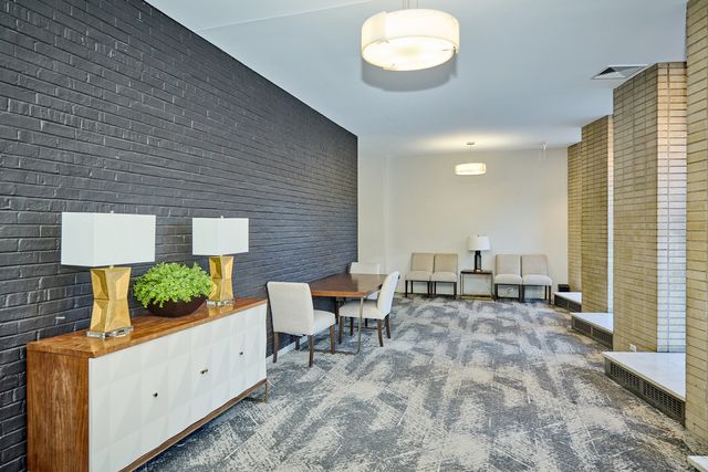 3950 N Lake Shore Drive 904, Chicago, IL 60613