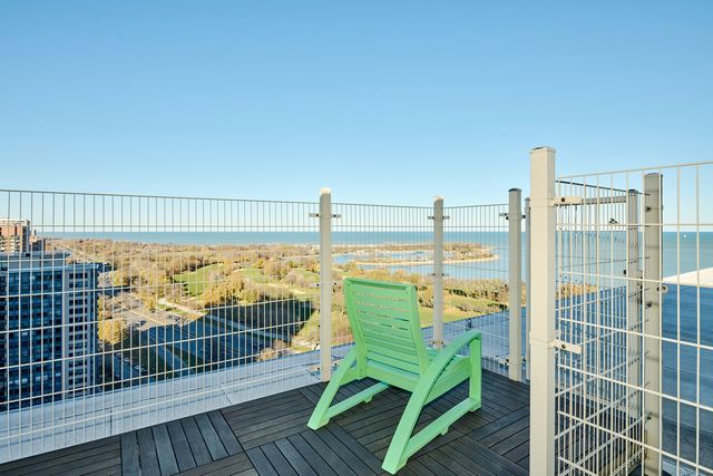 3950 N Lake Shore Drive 904, Chicago, IL 60613