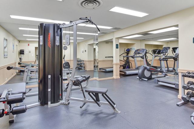 3950 N Lake Shore Drive 904, Chicago, IL 60613