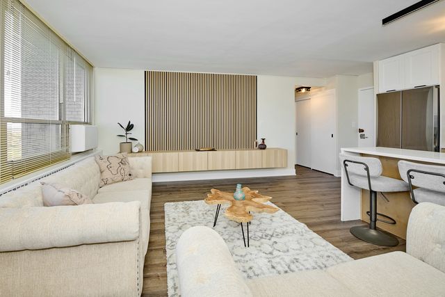 3950 N Lake Shore Drive 904, Chicago, IL 60613