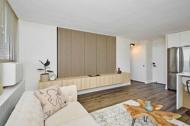 3950 N Lake Shore Drive 904, Chicago, IL 60613