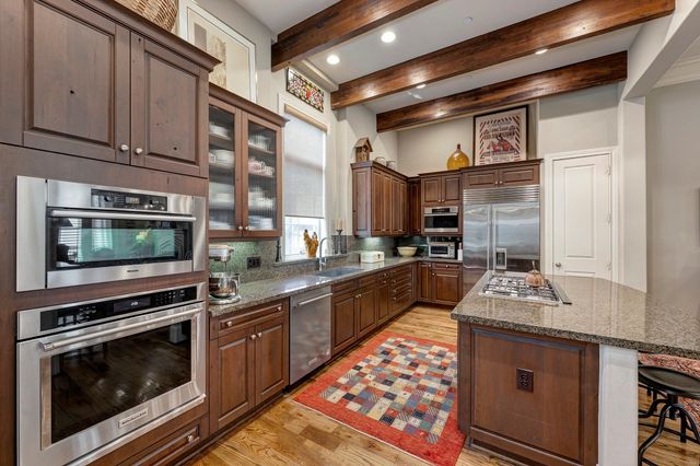 2140 Kipling Street, Houston, TX 77098